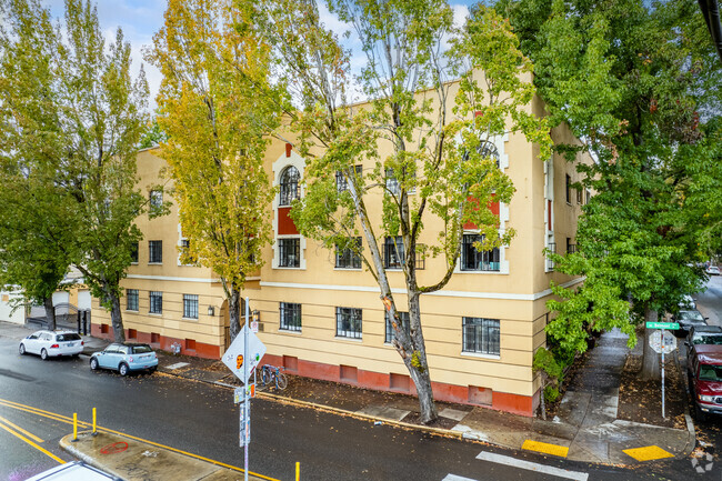Building Photo - Belvedere Pointe Apts