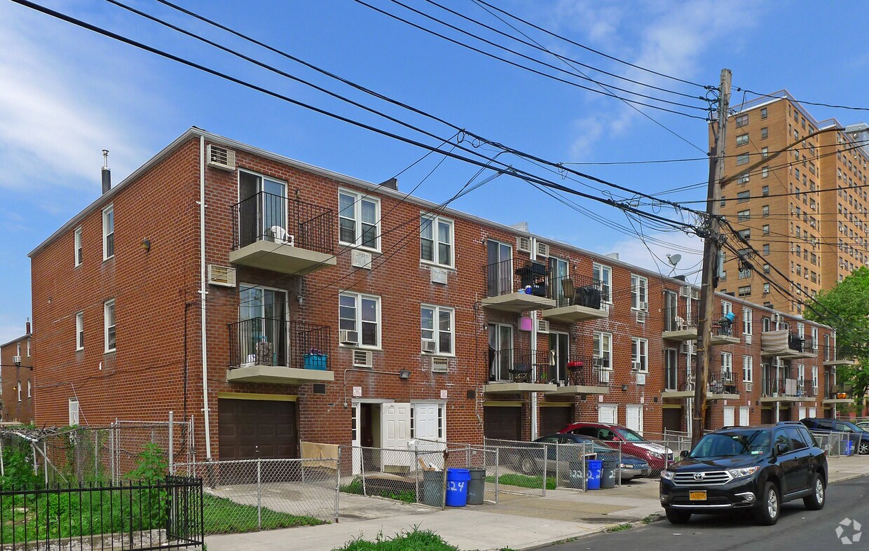 Foto principal - 2302-2324 W 12th St