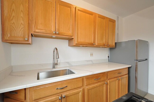 Foto del edificio - 180 Garth Rd