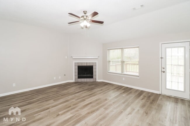 Building Photo - 15 Rolling Oaks Dr