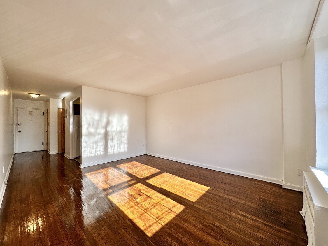 747 E 226th St Unit 2H, The Bronx, NY 10466 Room for Rent in The