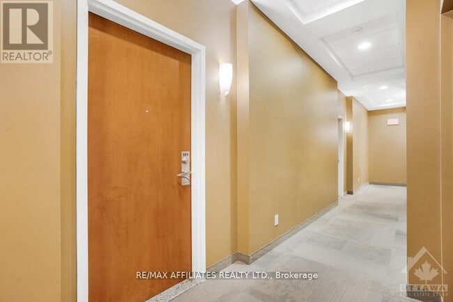 Building Photo - 310-310 Centrum Blvd