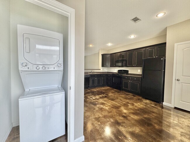 Foto del edificio - 2509 Forest Home Rd