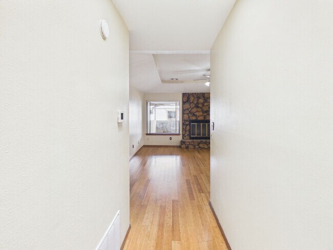 Foto del edificio - 807 NW 68th St