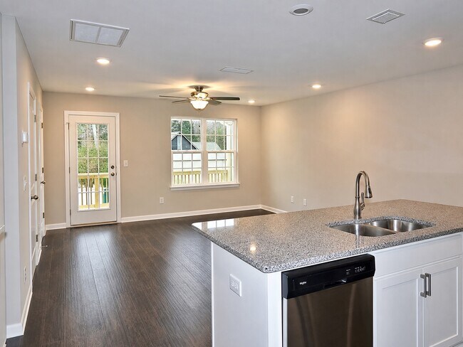 Foto del edificio - 2030 Middle Tennessee Blvd