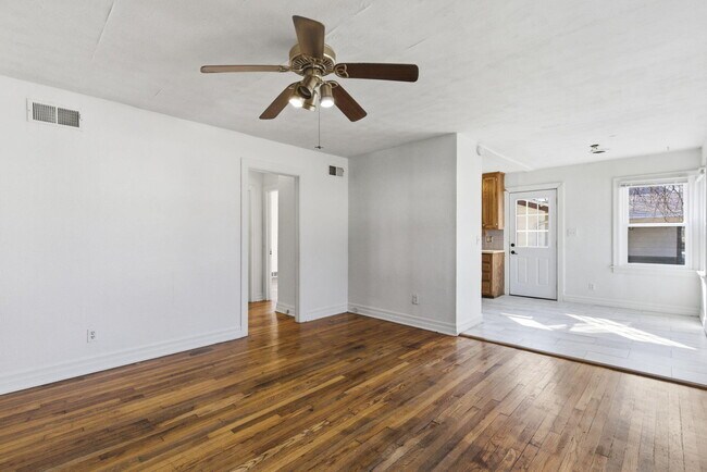 Foto del edificio - 1420 S Pickwick Ave