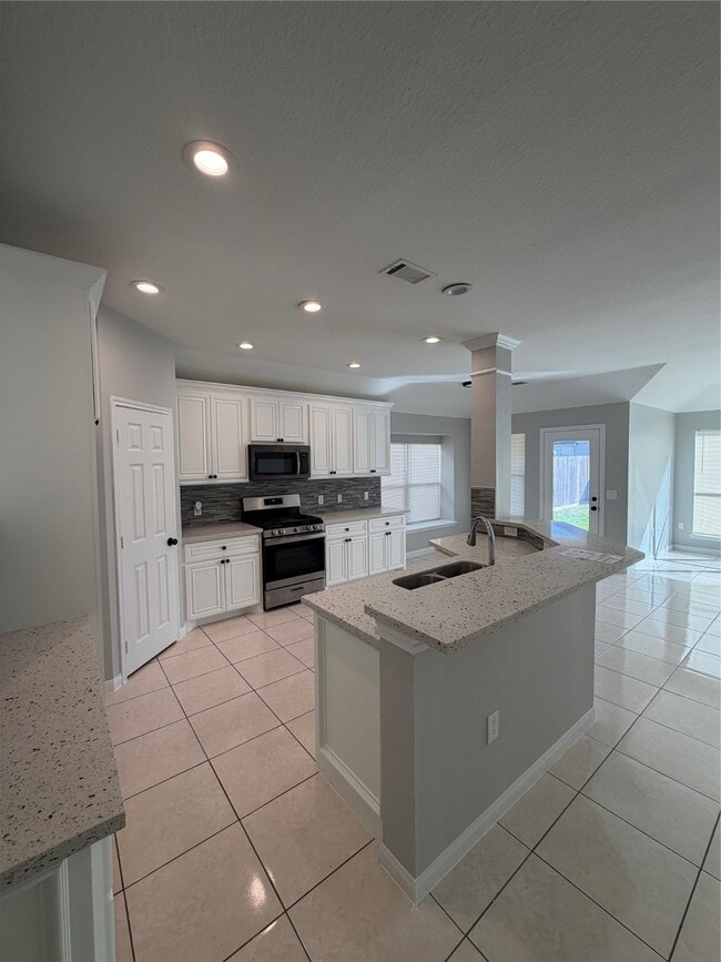 Foto del edificio - 2723 Acacia Fair Ln