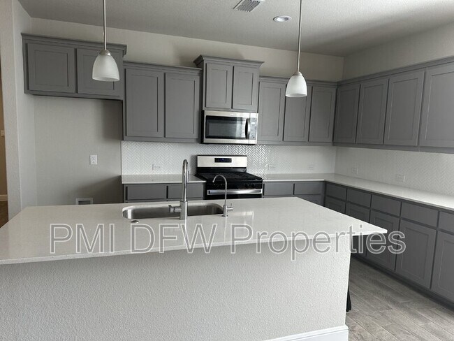 Foto del edificio - 14537 Caelum Dr