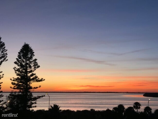 Foto del edificio - 7430 Sunshine Skyway Ln S