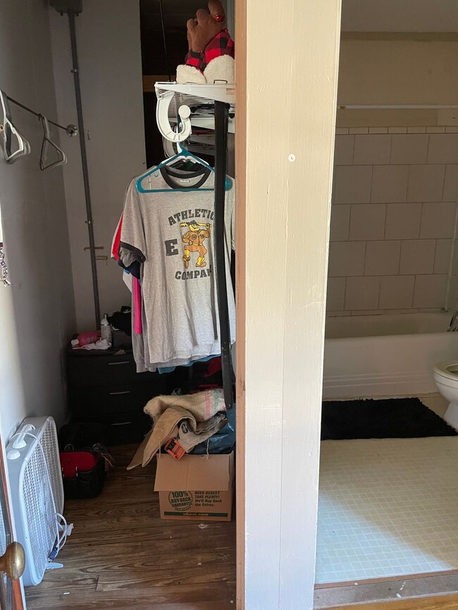 Building Photo - August Move In! 1 Bed, 1 Bath Garage Apartment near Downtown Bryan