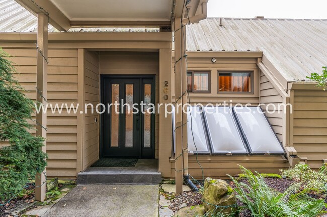 Foto del edificio - Stunning Riverfront Townhome in Sellwood