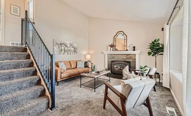 Foto del edificio - Beautifully Updated 4-Bedroom Home with Fe...