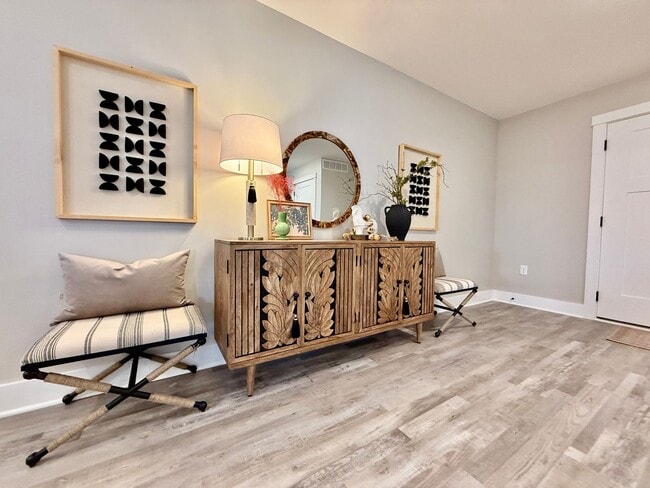 Foto del edificio - New 5BR Retreat With Hot Tub 2 Living Areas WC, OH