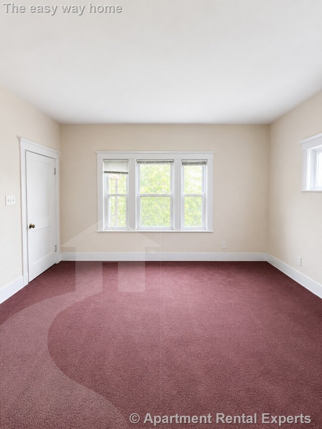 Building Photo - 96 Capen St