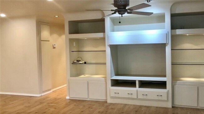 Foto del edificio - 1170 Patricia Ln