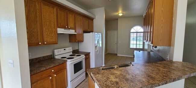 Building Photo - Single Family Home in Poinciana Tuscany Pr...