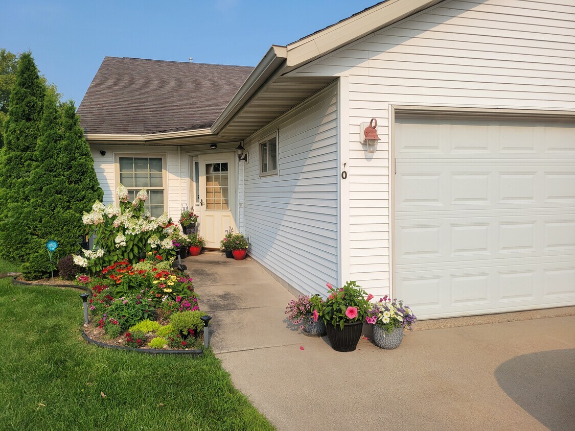 Foto principal - 70 Cherry Park Ct