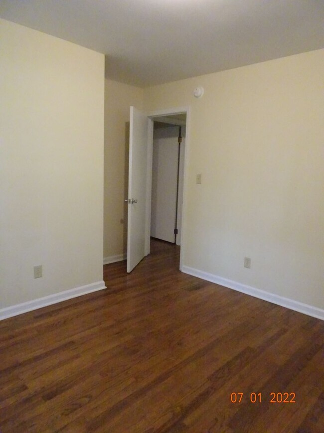 Building Photo - Clarke Co. - Athens, GA Huntington Ct - 3 ...