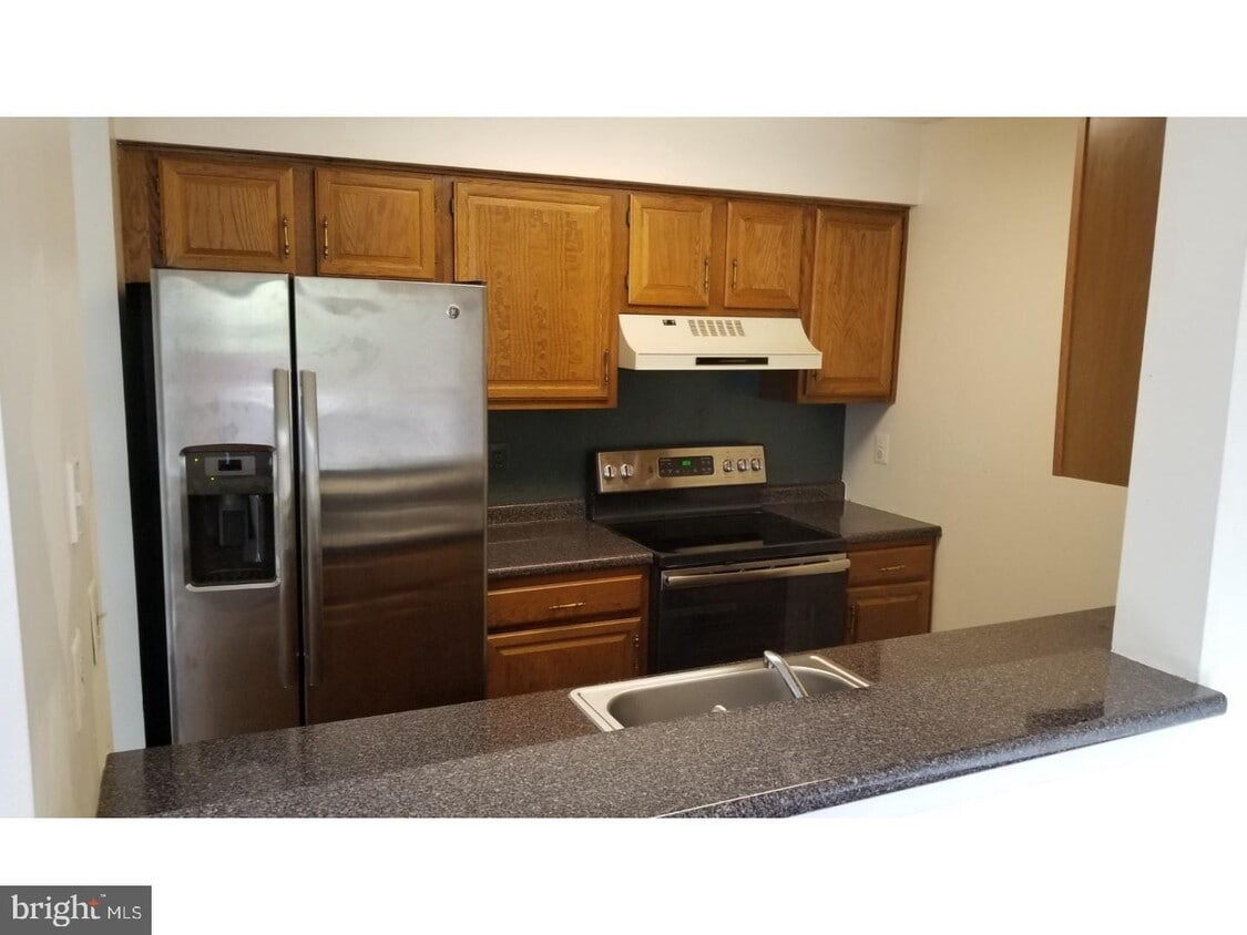 7110 Tamarron Dr, Princeton Meadows, NJ 08536 Room for Rent in