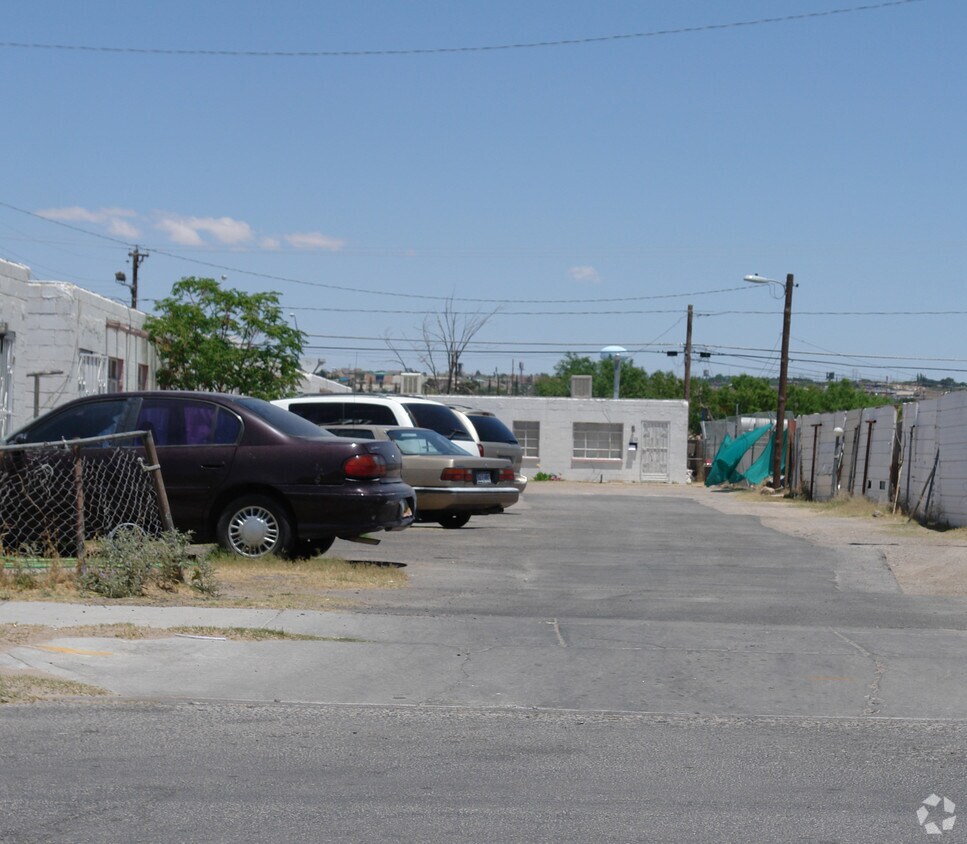 Building Photo - 7303 Dale Rd