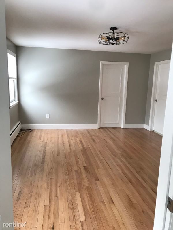 Building Photo - 2 br, 1 bath Apartment - 748 Feura Bush Rd