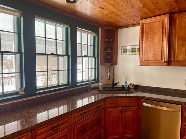 Building Photo - 1316 US-302