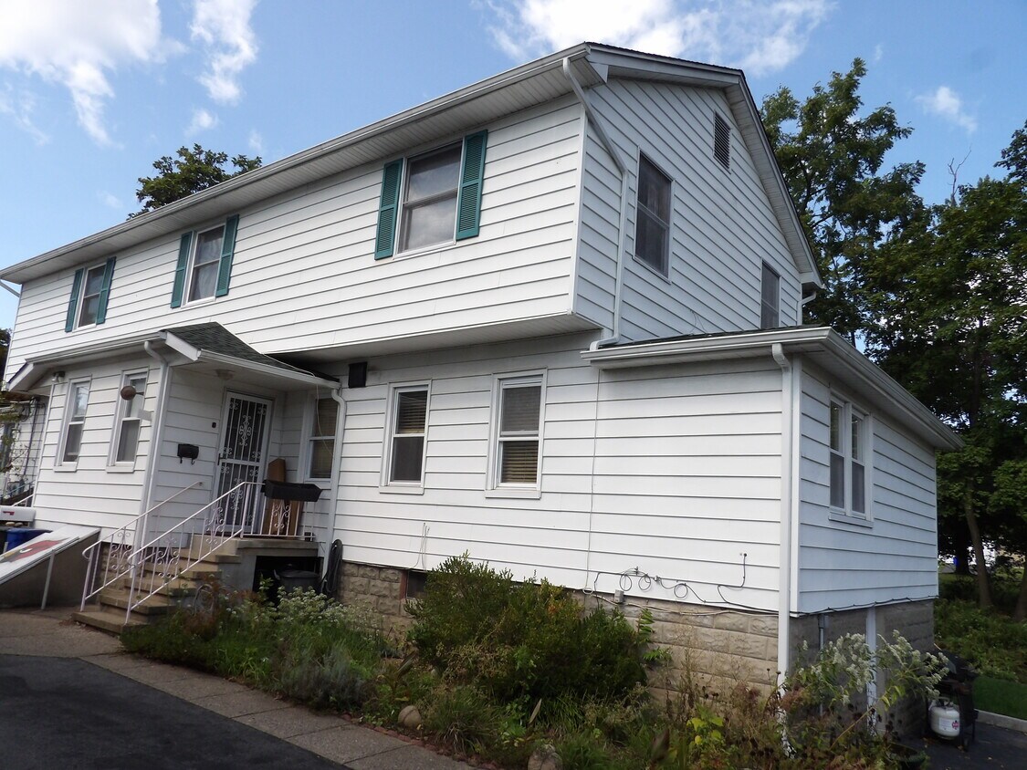 Lovely Duplex - 1 Lambert St