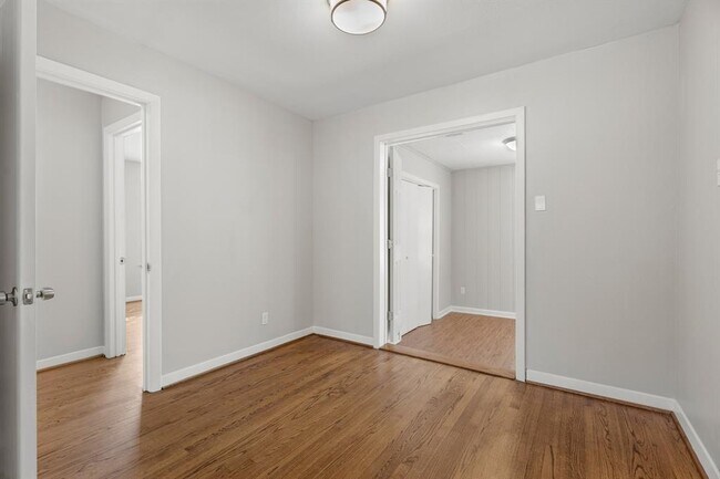 Foto del edificio - 7524 Joplin St