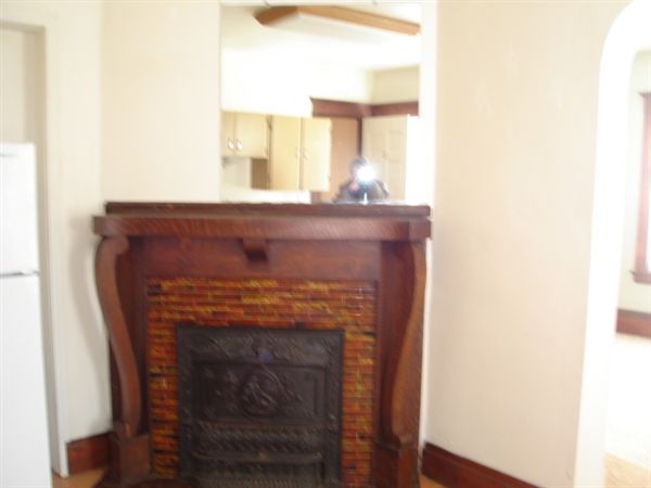 Building Photo - 838 W Cedar St