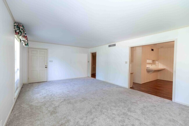 Foto del edificio - Charming 2 bedroom/2 bathroom Downstairs Unit