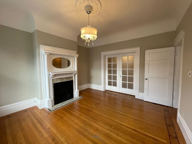 Building Photo - 1934 MAS