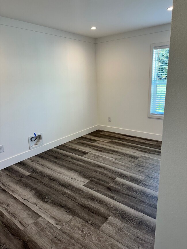 Foto del edificio - 148 Mission Dr