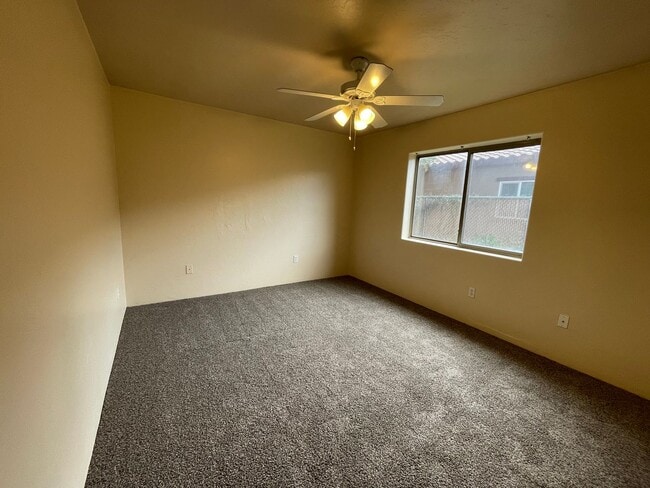 Foto del edificio - 3669 S Camino Seco