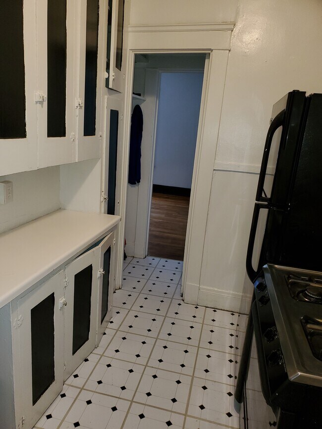 Kitchen - 16516 Endora Rd