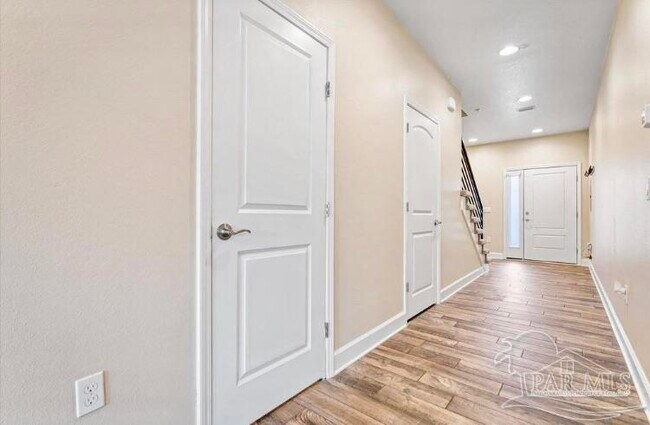 Foto del edificio - 3501 Mossy Oak Villas Cir