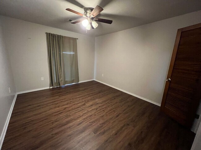 Foto del edificio - 5100 Beatline Rd