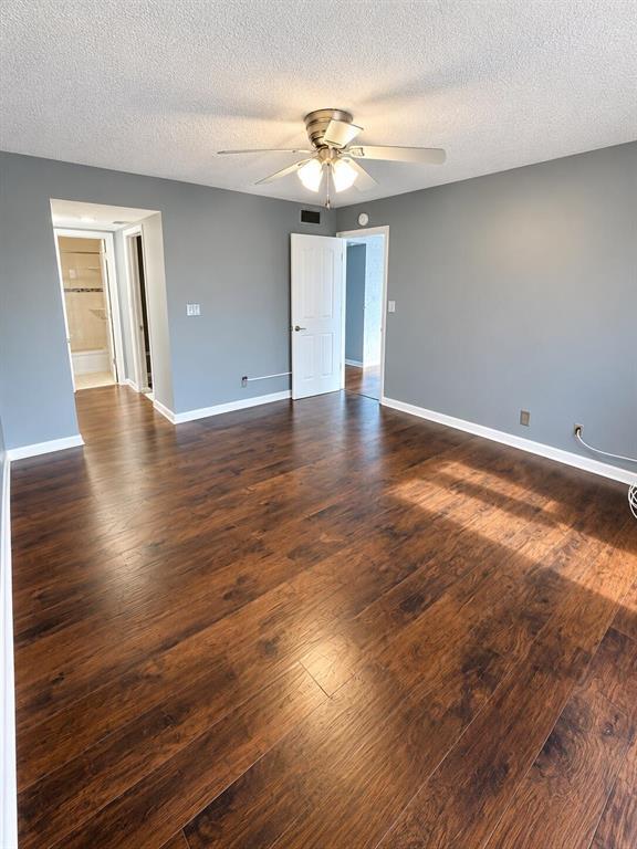 Building Photo - 2320 S Cypress Bend Dr