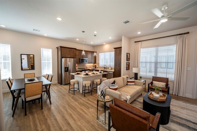 Building Photo - 15111 Gardenberry Ln