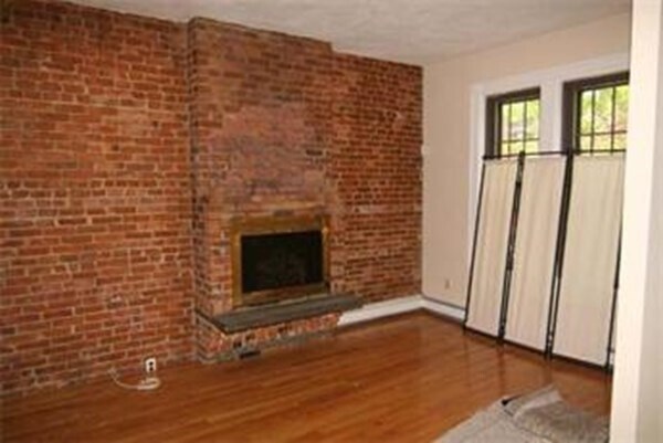 Building Photo - 17 Beacon St