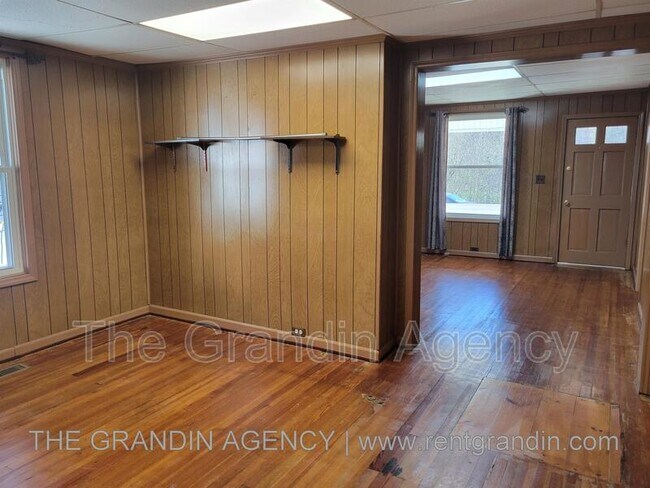 Foto del edificio - 1108 Tompkins Ave SE