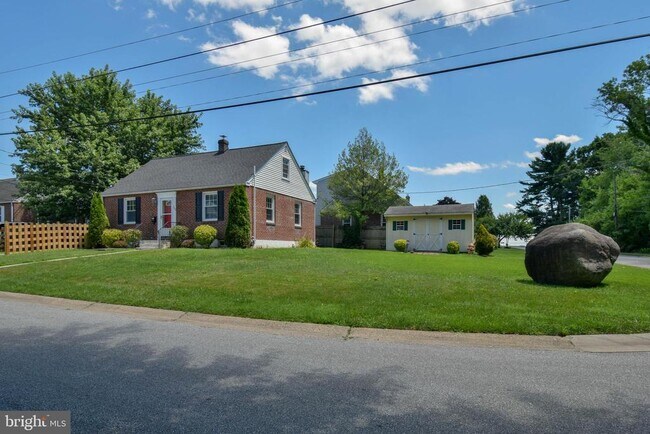 Building Photo - 200 Garrett Rd