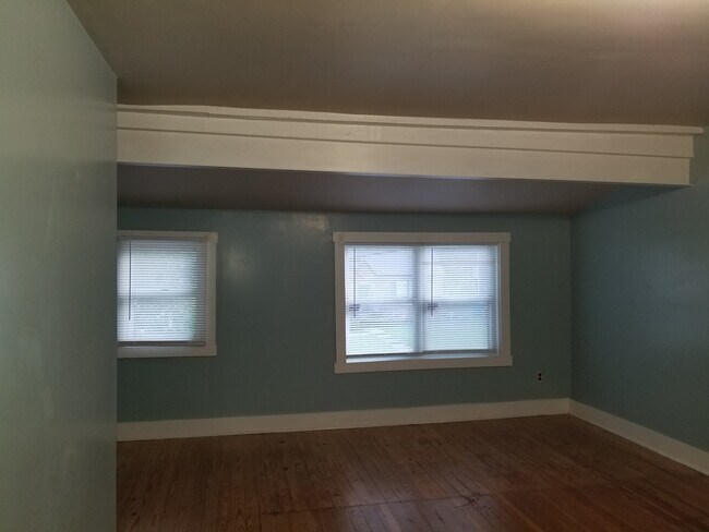 Building Photo - 1233 E Dunklin St