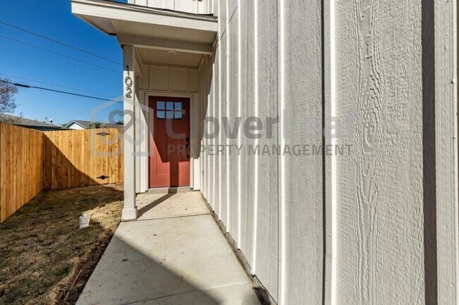 Building Photo - 10359 Lynwood Crk