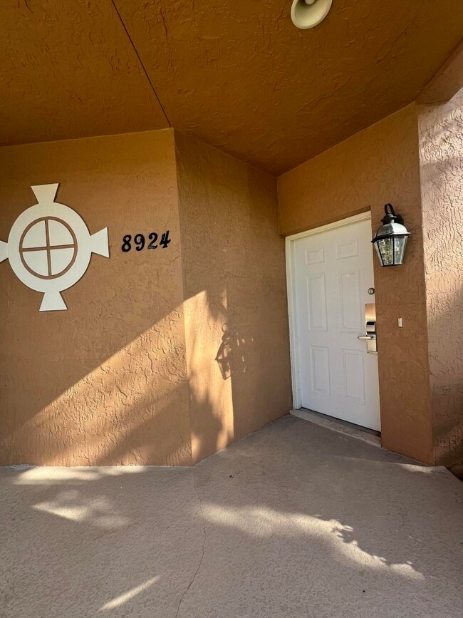 Building Photo - 8924 Sandshot Ct