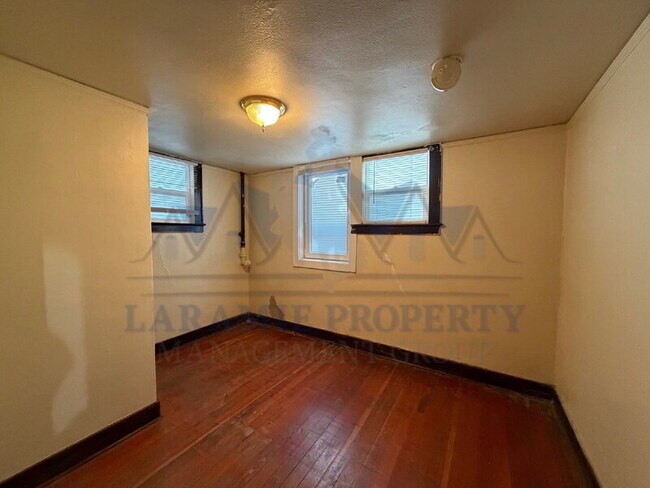 Foto del edificio - 515.5 E Lewis St