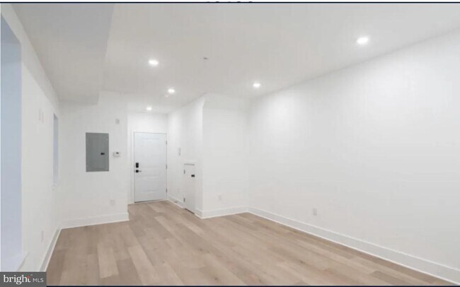 Foto del edificio - 1513 W Girard Ave