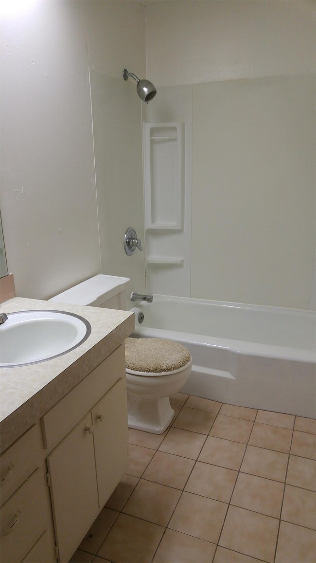 Foto del edificio - 7190 N Roanoke Rd