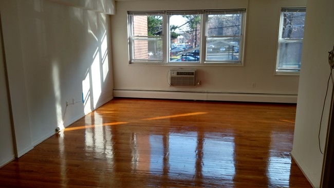 Building Photo - North Salem Terrace