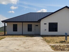 Building Photo - 502 Eagle St