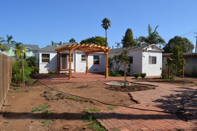 Foto del edificio - 655 Dahlia Ave.